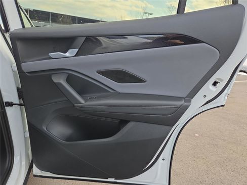 New 2026 Volkswagen Tiguan SE image 29