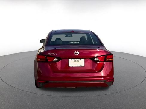 Used 2025 Nissan Altima 2.5 SV image 10