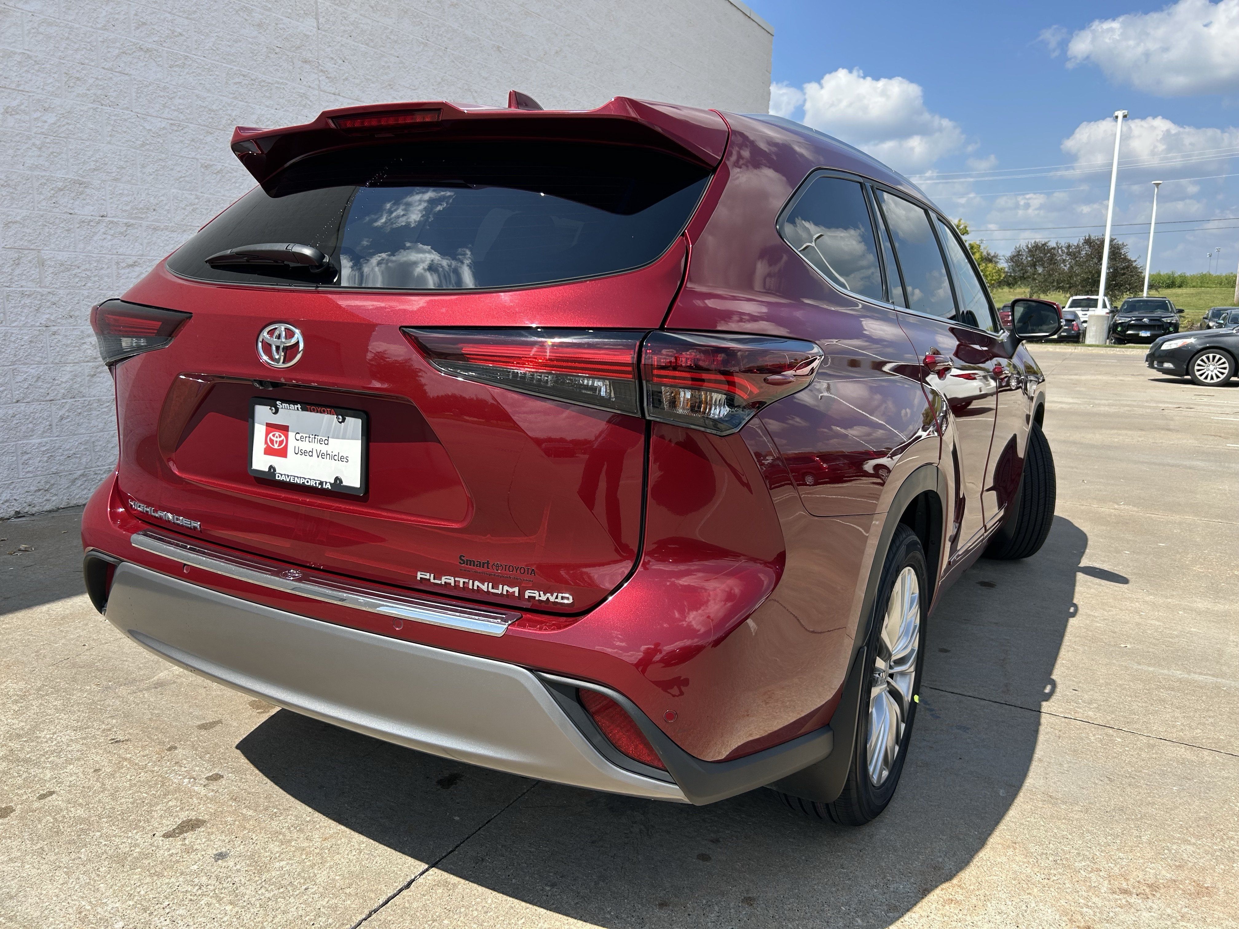 Used 2024 Toyota Highlander Platinum AWD/4WD image 6
