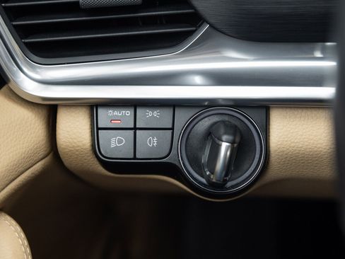 Certified 2023 Porsche Panamera 4 Platinum Edition image 17