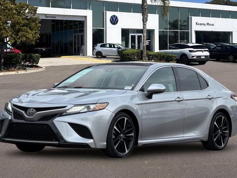 Used 2018 Toyota Camry XSE image 8