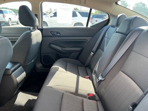 Used 2025 Nissan Altima 2.5 SV FWD image 8