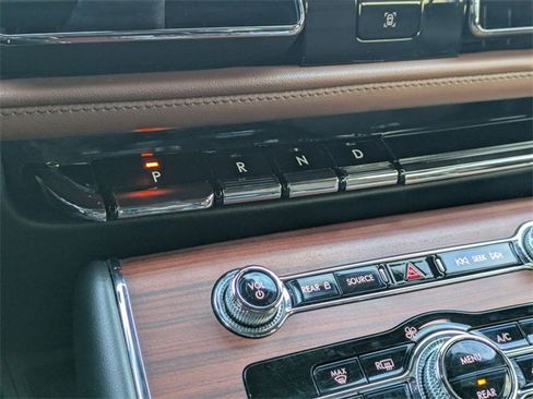 Used 2022 Lincoln Aviator Reserve w/ Elements Package Plus image 9