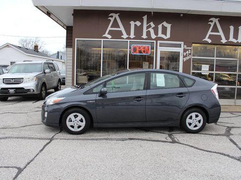 Used 2011 Toyota Prius Three image 6