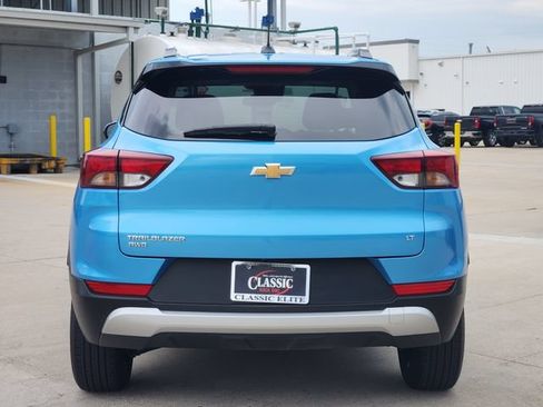 Used 2025 Chevrolet TrailBlazer LT AWD/4WD image 6