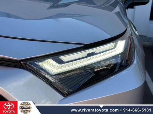 Used 2023 Toyota RAV4 XSE AWD/4WD image 9