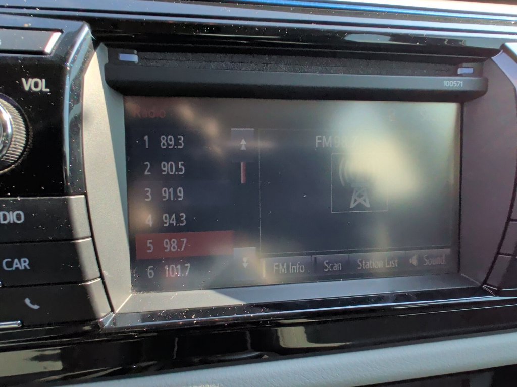 Used 2016 Toyota Corolla LE FWD image 8