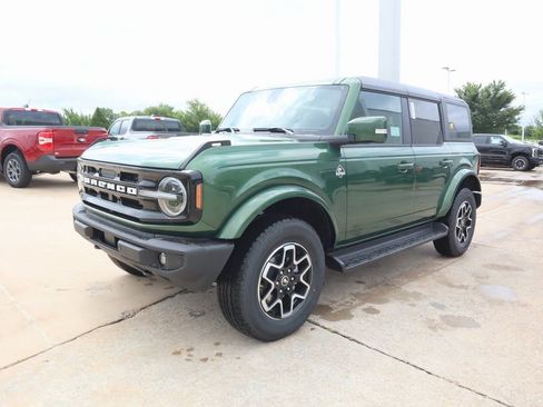 New 2025 Ford Bronco Outer Banks AWD/4WD image 12