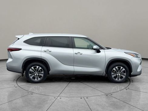 Certified 2024 Toyota Highlander XLE image 7