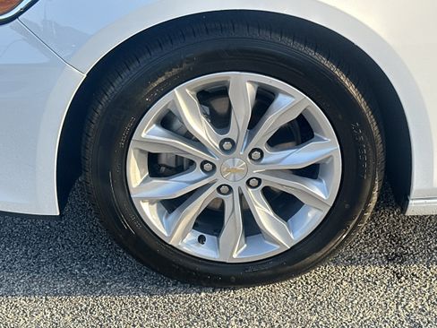 Used 2024 Chevrolet Malibu LT FWD image 11