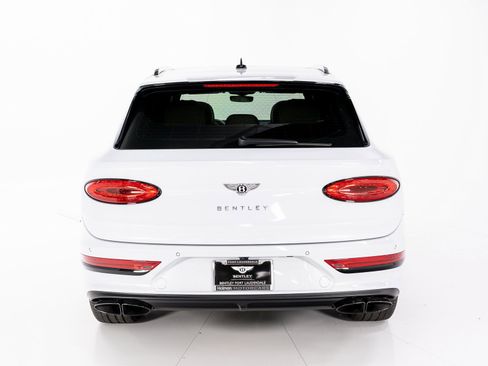 Certified 2023 Bentley Bentayga Extended Wheelbase image 4