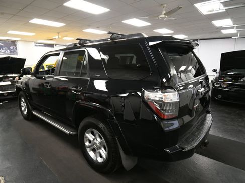 Used 2017 Toyota 4Runner SR5 Premium AWD/4WD image 5