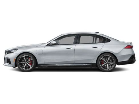 New 2027 BMW 550e xDrive AWD/4WD image 3