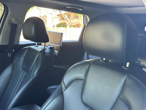 Used 2022 Kia Sorento S w/ Panoramic Sunroof Package FWD image 30