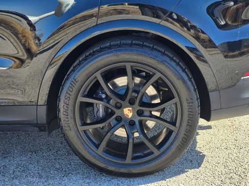 Certified 2025 Porsche Cayenne image 15