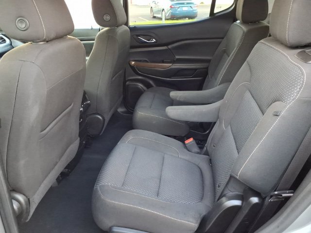 Used 2023 GMC Acadia SLE FWD image 7