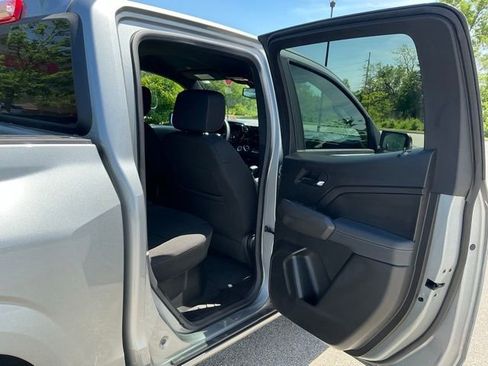 Used 2024 Chevrolet Colorado LT w/ LT Convenience Package II AWD/4WD image 18
