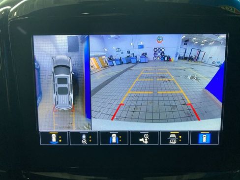 Certified 2022 Chevrolet Traverse RS w/ LPO, Floor Liner Package image 4