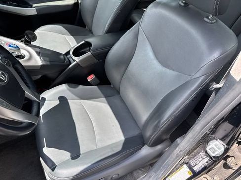 Used 2015 Toyota Prius Four FWD image 11
