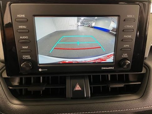 Used 2022 Toyota RAV4 LE AWD/4WD image 28