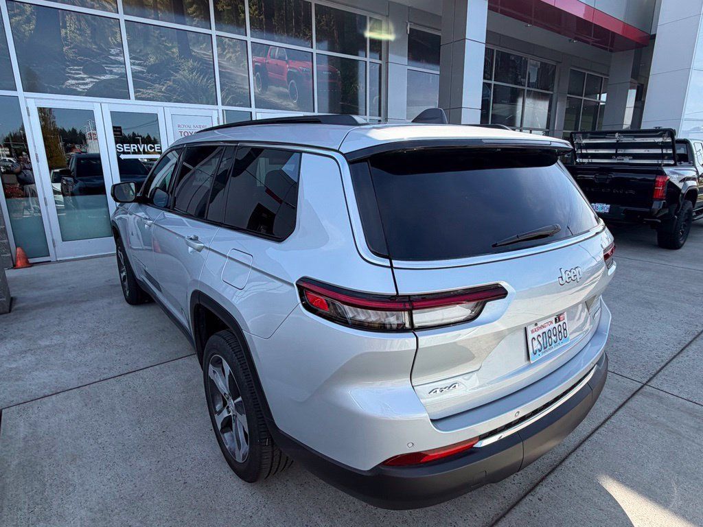 Used 2024 Jeep Grand Cherokee L Limited AWD/4WD image 4