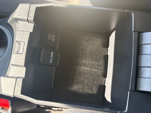 Used 2024 Toyota Corolla LE image 27