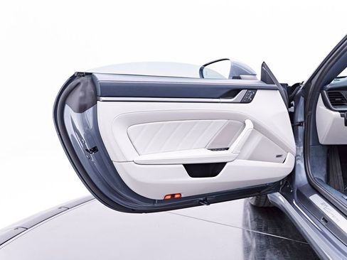 Used 2025 Porsche 911 Carrera RWD image 44