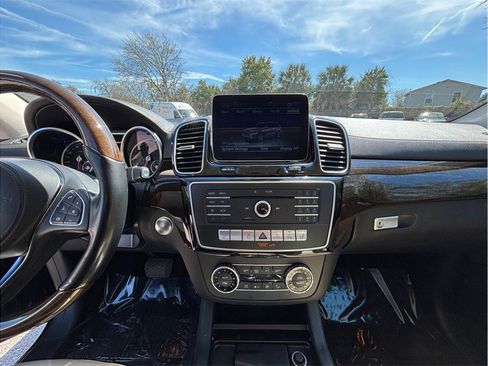 Used 2018 Mercedes-Benz GLS 450 4MATIC image 11