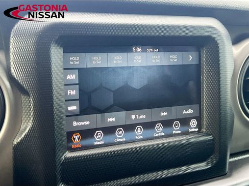 Used 2021 Jeep Gladiator Sport image 18