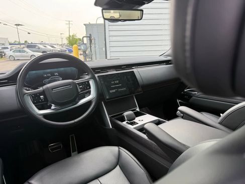 Used 2025 Land Rover Range Rover SE AWD/4WD image 7