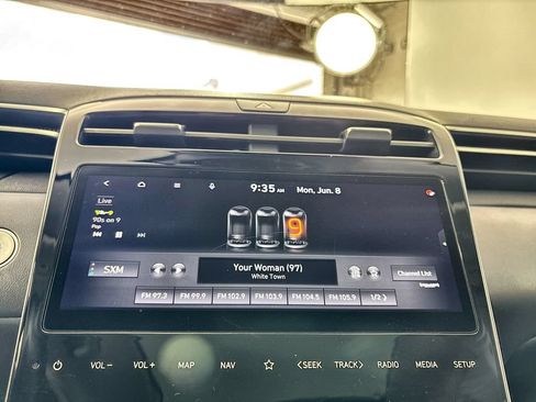 Used 2023 Hyundai Tucson Limited AWD/4WD image 12