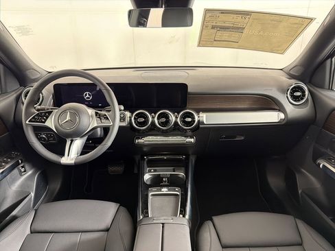Used 2026 Mercedes-Benz GLB 250 4MATIC image 17