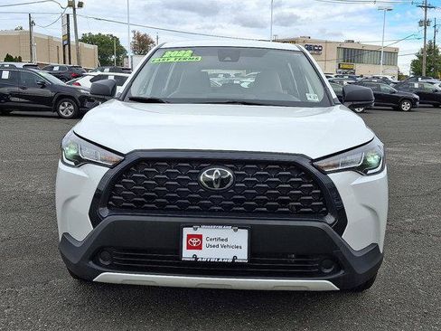 Certified 2022 Toyota Corolla Cross L image 2