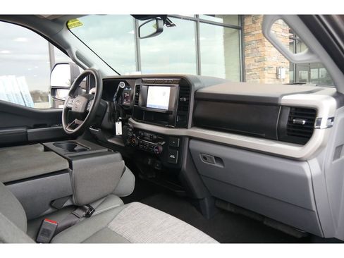 Used 2023 Ford F250 XLT w/ FX4 Off-Road Package image 13
