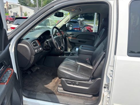 Used 2014 Chevrolet Tahoe LT w/ Luxury Package AWD/4WD image 15