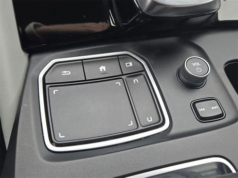 Used 2022 Acura MDX FWD w/ Technology Package image 18