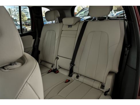 New 2026 Mercedes-Benz GLB 250 4MATIC image 9