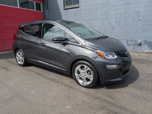 Used 2020 Chevrolet Bolt LT FWD image 1
