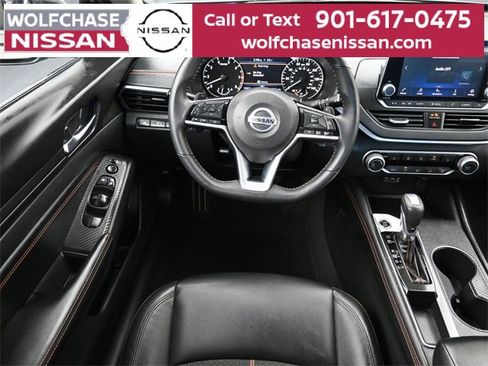 Used 2021 Nissan Altima 2.5 SR w/ SR Premium Package image 12