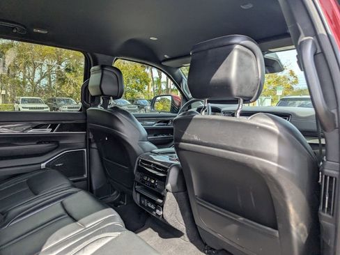 Used 2022 Jeep Wagoneer Series III image 12