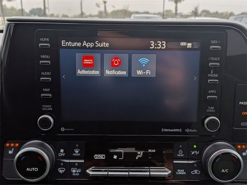 Used 2021 Toyota Highlander XLE image 20