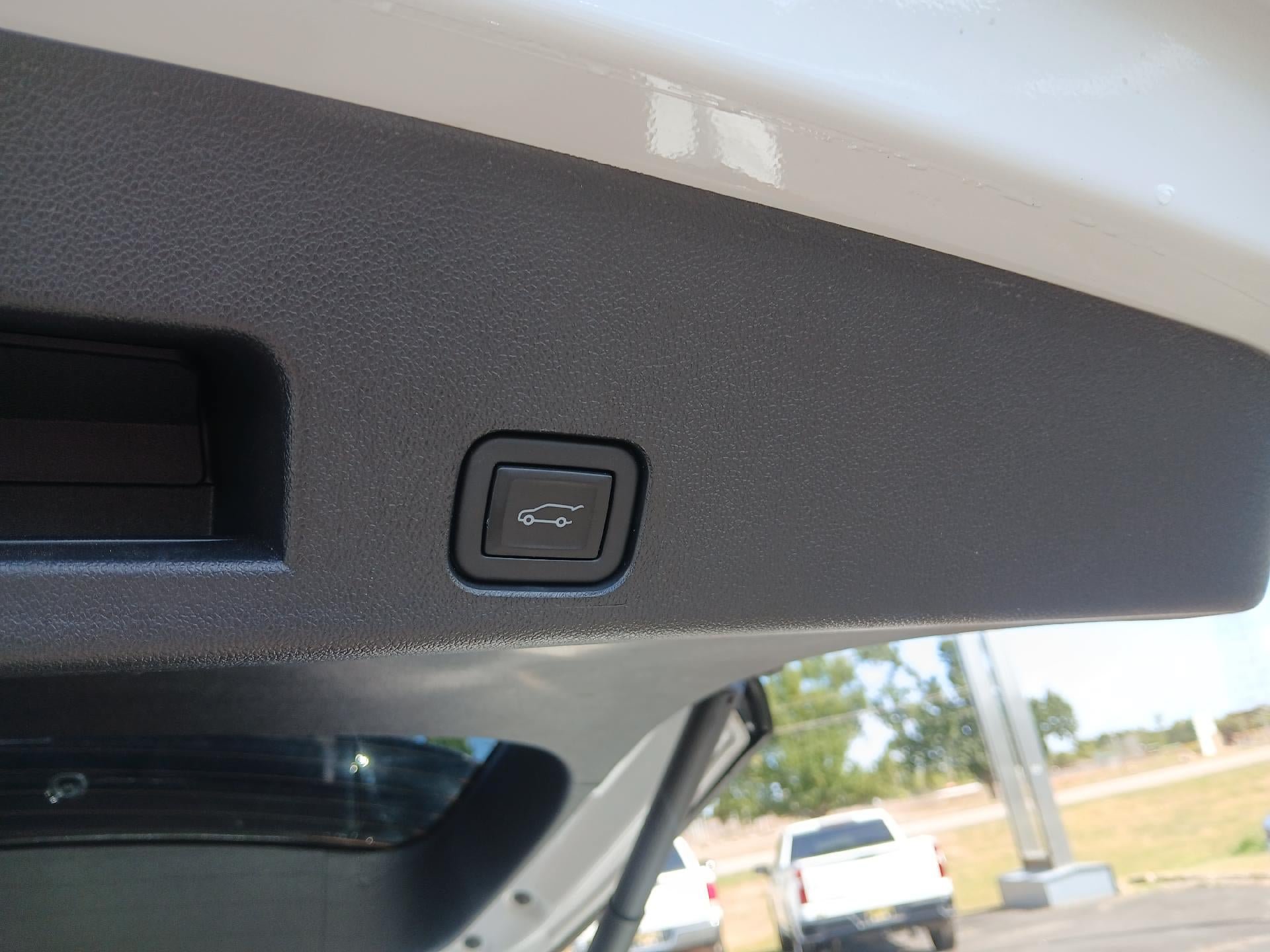 Used 2025 Buick Enclave Preferred FWD image 19
