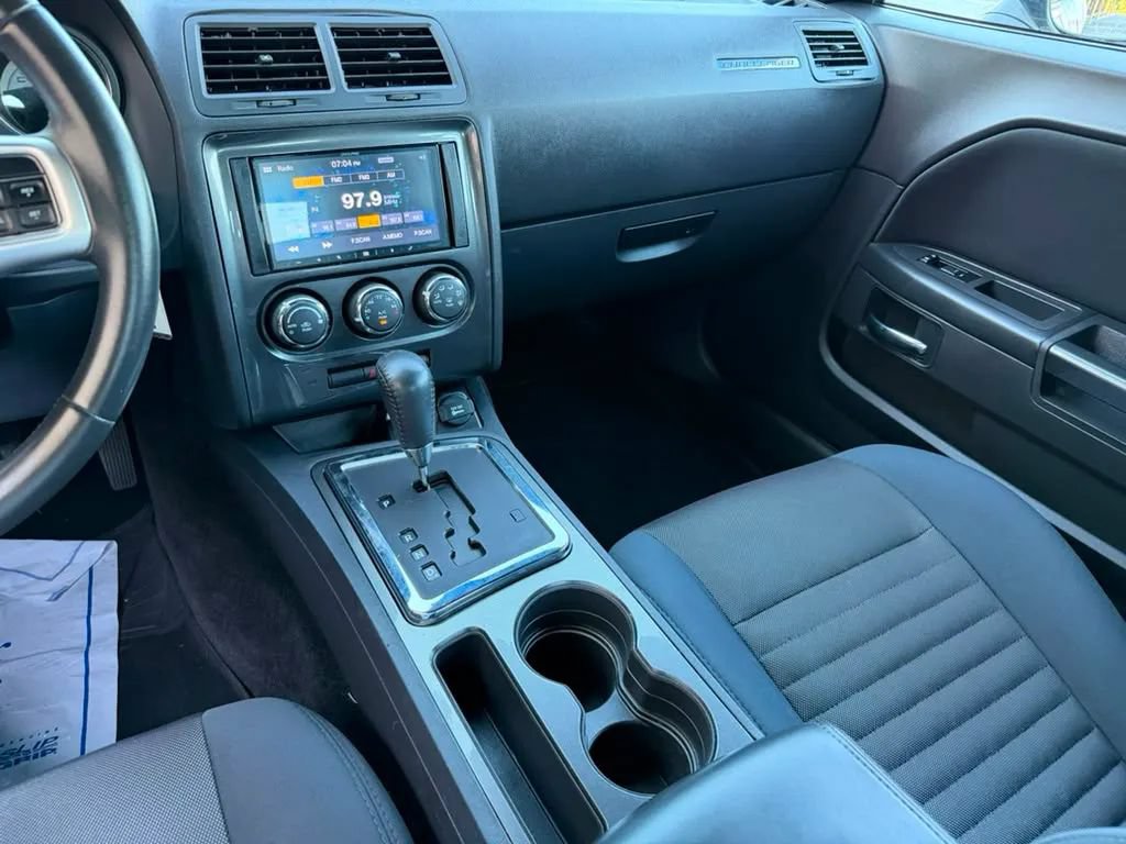 Used 2014 Dodge Challenger SXT RWD image 23