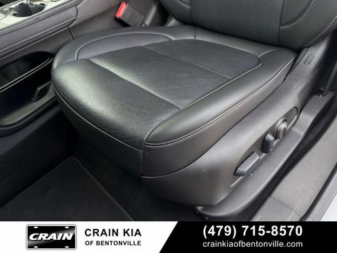 Used 2023 GMC Acadia SLT w/ Elevation Edition FWD image 24