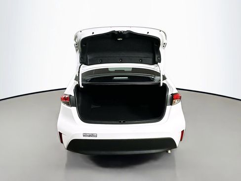 Used 2024 Toyota Corolla LE FWD image 32