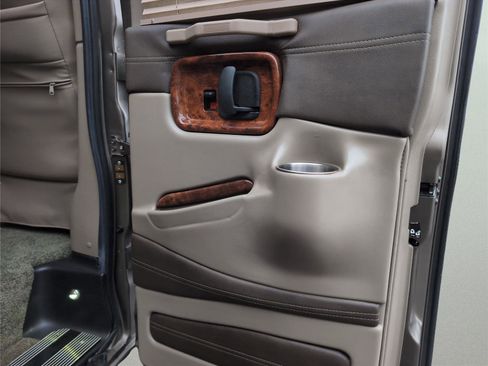 Used 2022 Chevrolet Express 2500 Extended w/ Enhanced Convenience Package image 30