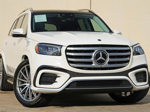 Used 2024 Mercedes-Benz GLS 450 4MATIC w/ AMG Line Exterior image 4