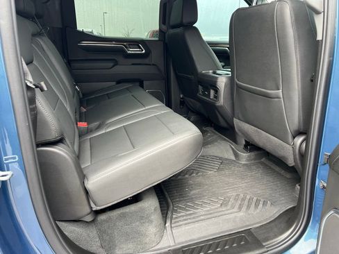 Used 2024 Chevrolet Silverado 1500 LT Trail Boss w/ Convenience Package II image 18