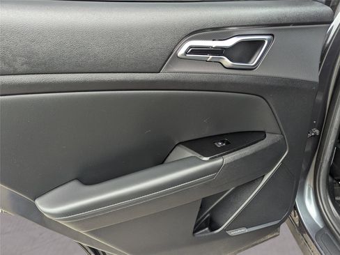 Used 2023 Kia Sportage SX image 13