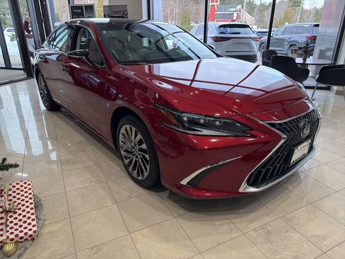 New 2025 Lexus ES 350 Ultra Luxury image 3